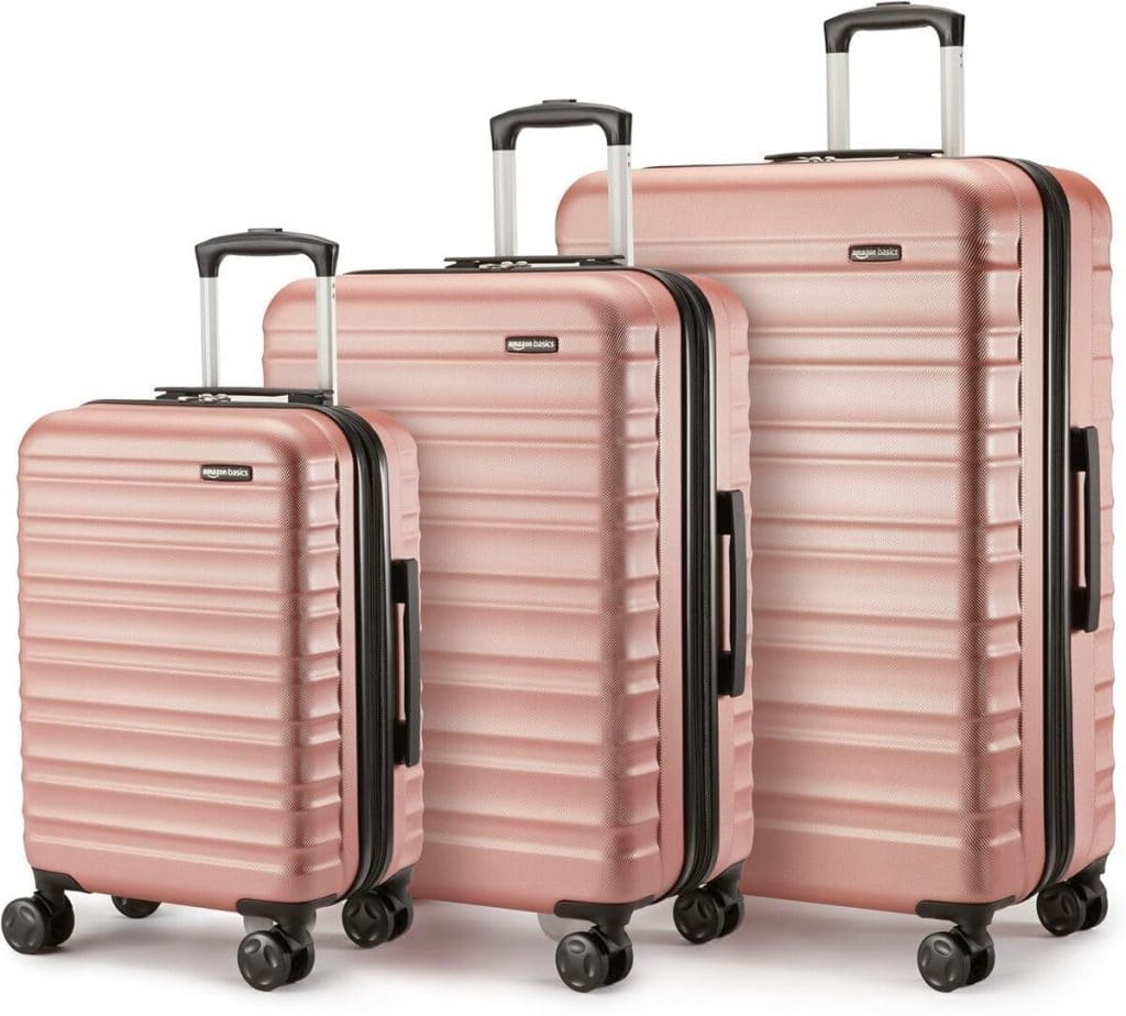 Test des valises rigides Amazon Basics en or rose : robustesse et légèreté