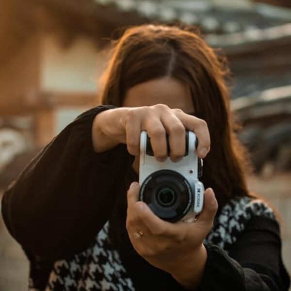 Découvrez notre test complet du Kodak Astro Zoom AZ255 blanc : performances, qualité photo et avis détaillé sur cet appareil photo numérique. 